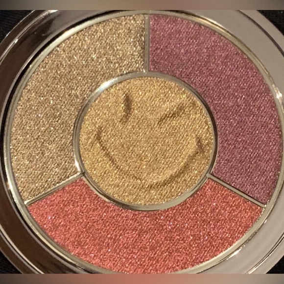 CIATE LONDON x SMILEY WORLD WINK ON EYE SHADOW PALETTE ~ NEW IN BOX - Picture 3 of 4